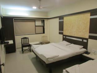 Sahar International Hotel Mumbai Bagian luar foto